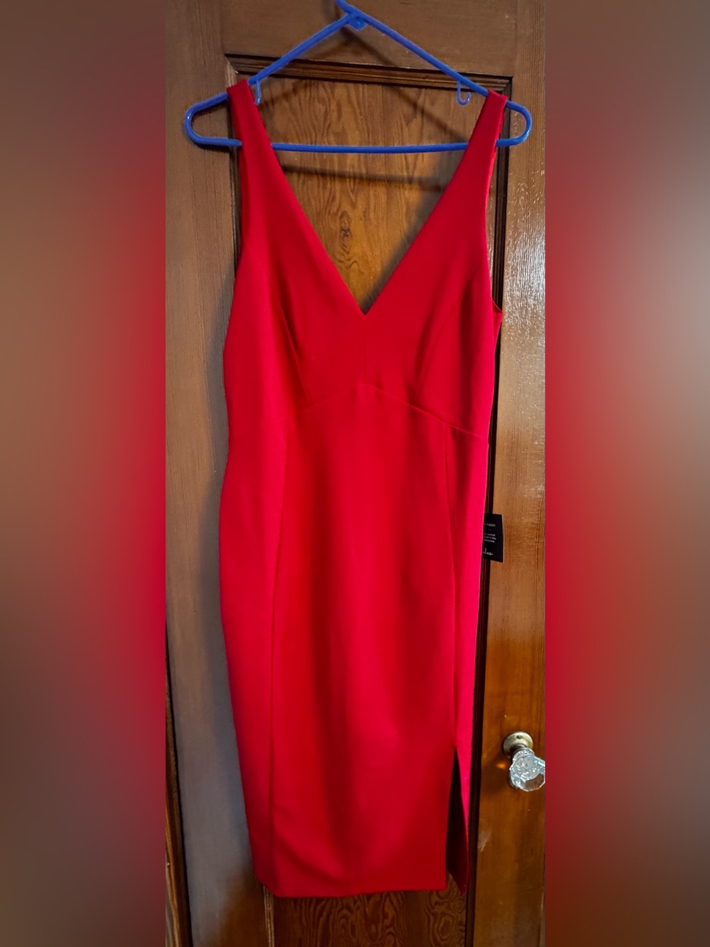 Lulu's Sleek V-Neck Red Midi Dress